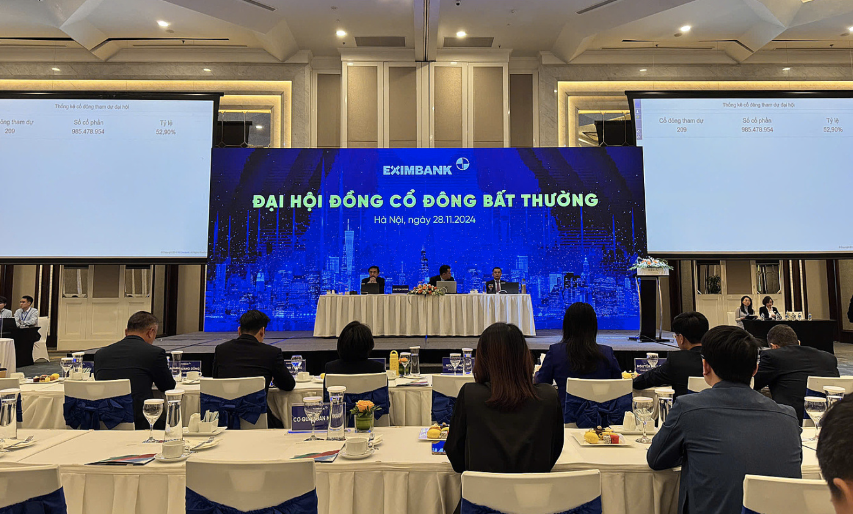 Eximbank miễn nhiệm nhân sự cấp cao, chuyển đại bản doanh” ra Hà Nội